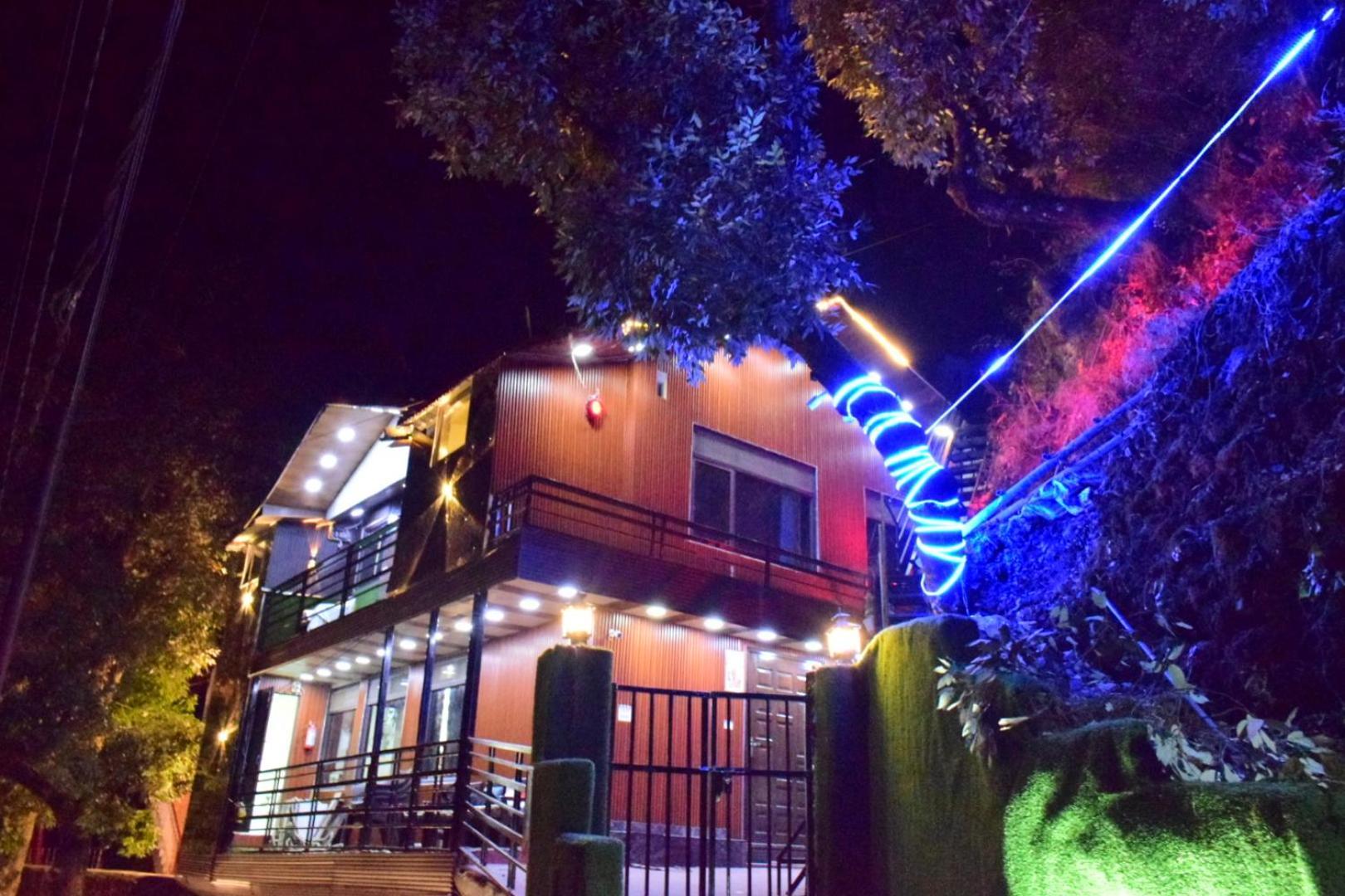 מוסורי Rudhraksh Villa 4Br- Perfect Vacay Villa מראה חיצוני תמונה
