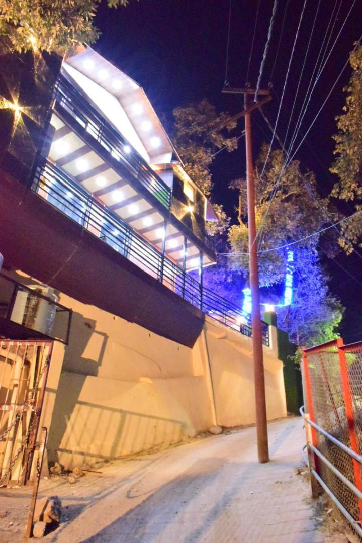 מוסורי Rudhraksh Villa 4Br- Perfect Vacay Villa מראה חיצוני תמונה