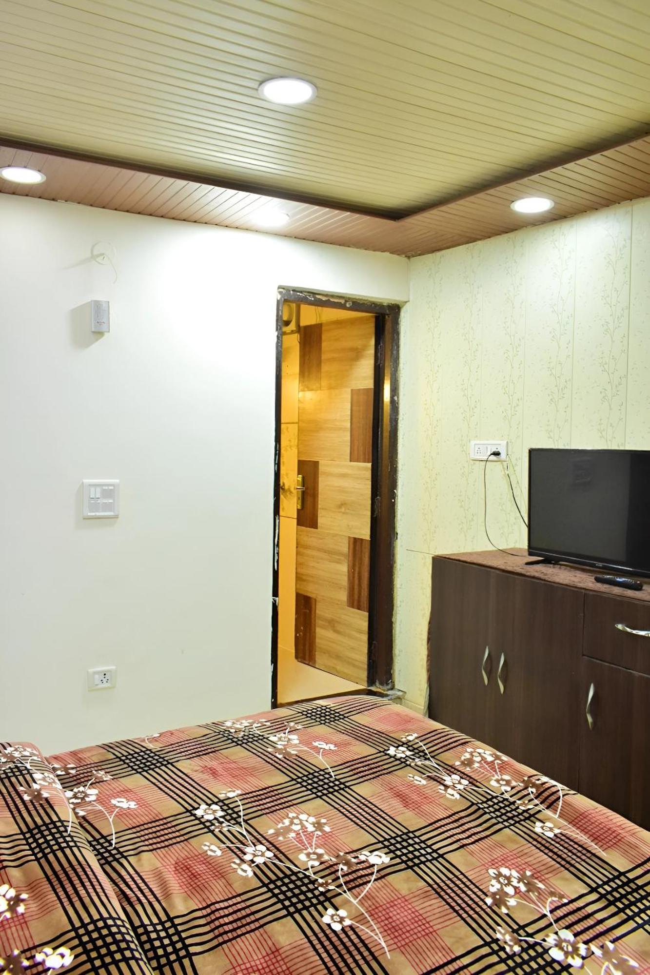 מוסורי Rudhraksh Villa 4Br- Perfect Vacay Villa מראה חיצוני תמונה