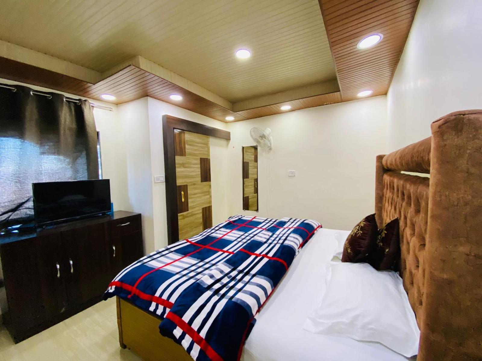 מוסורי Rudhraksh Villa 4Br- Perfect Vacay Villa מראה חיצוני תמונה