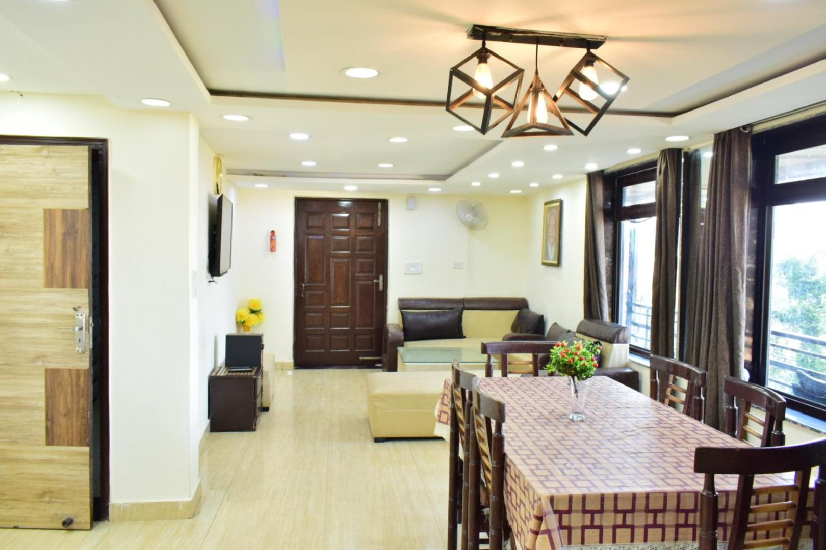 מוסורי Rudhraksh Villa 4Br- Perfect Vacay Villa מראה חיצוני תמונה