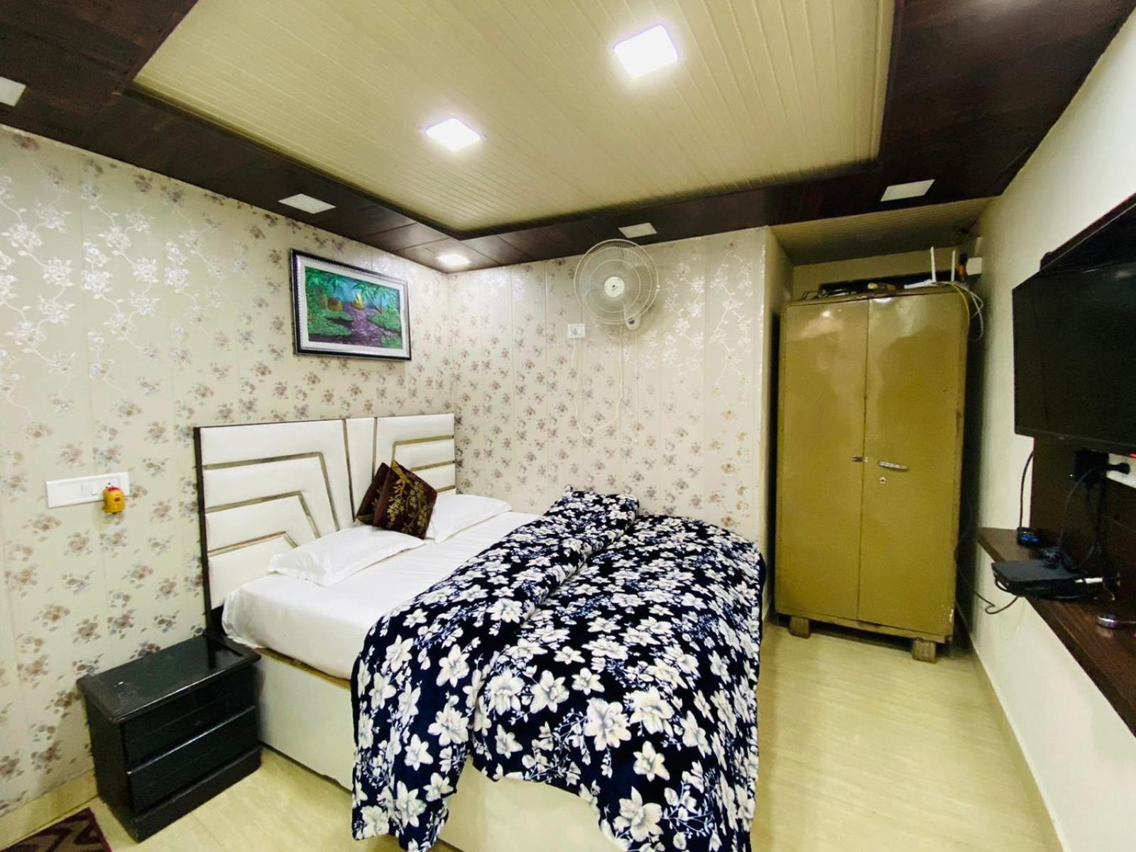 מוסורי Rudhraksh Villa 4Br- Perfect Vacay Villa מראה חיצוני תמונה