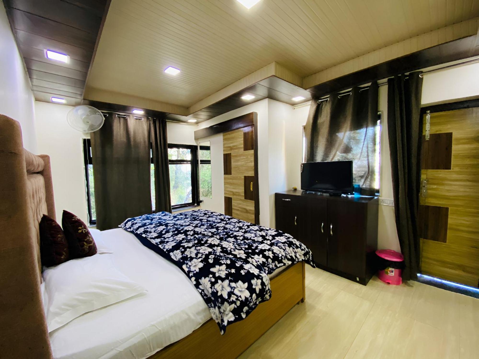 מוסורי Rudhraksh Villa 4Br- Perfect Vacay Villa מראה חיצוני תמונה